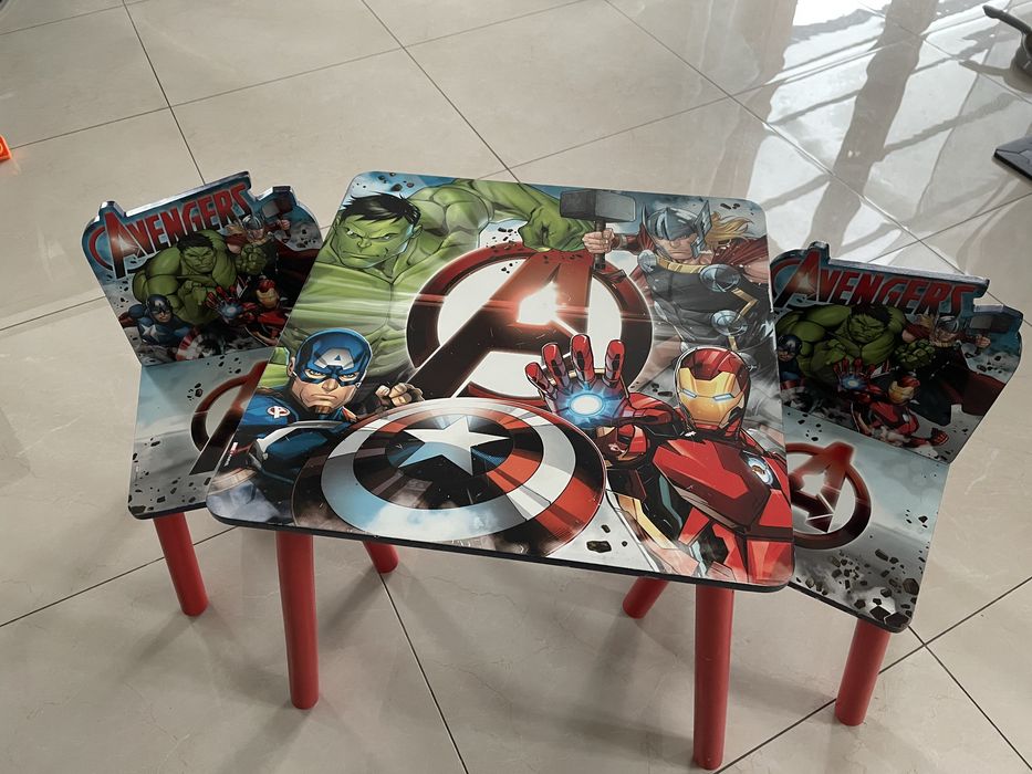 Stolik+krzesla avengers