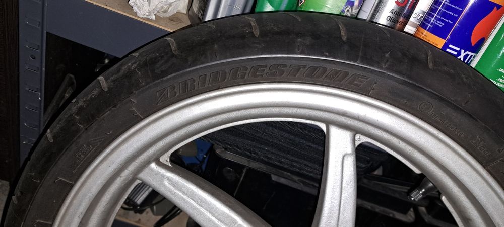 Sprzedam felgi z oponami do hyosunga gt 125