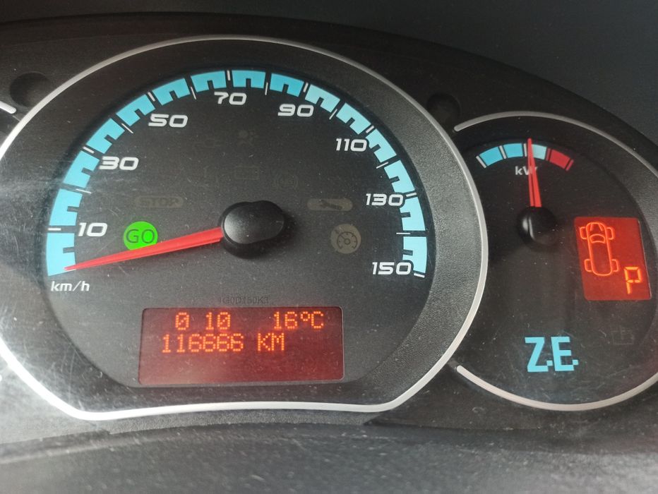 Рено Канго,2013 року,електро