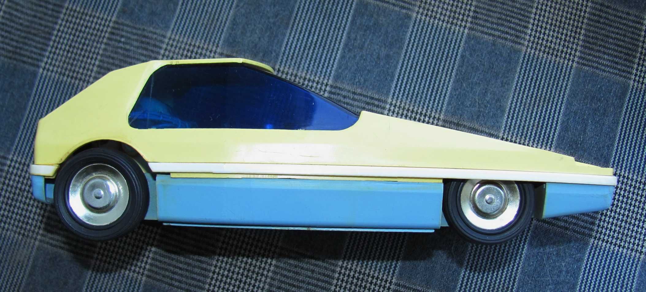 Автомобіль на радіокеруванні "Вираж", 1983
