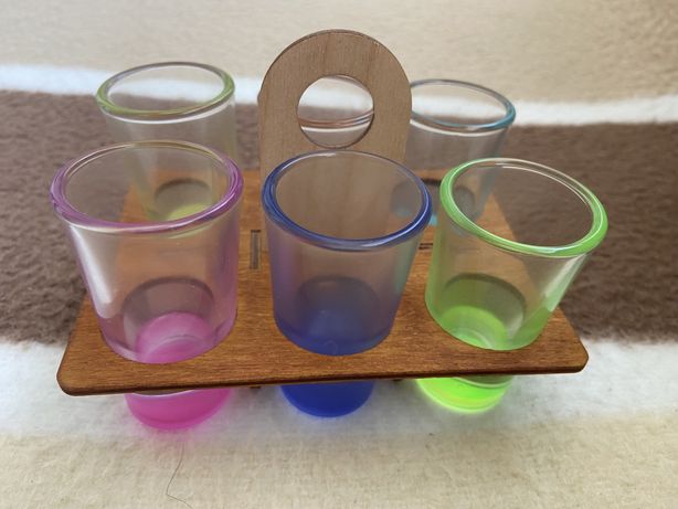 6szt nowych matowych kieliszkow do wódki w różnych kolorach