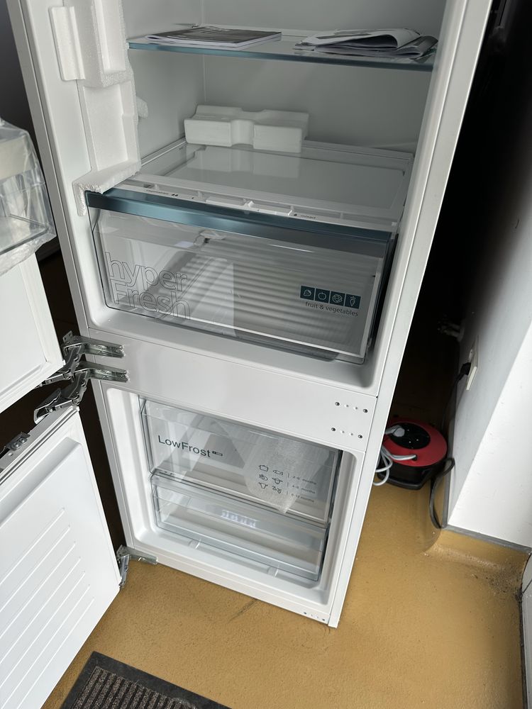 Siemens KI87VVFE1 lodówka do zabudowy 177 cm
