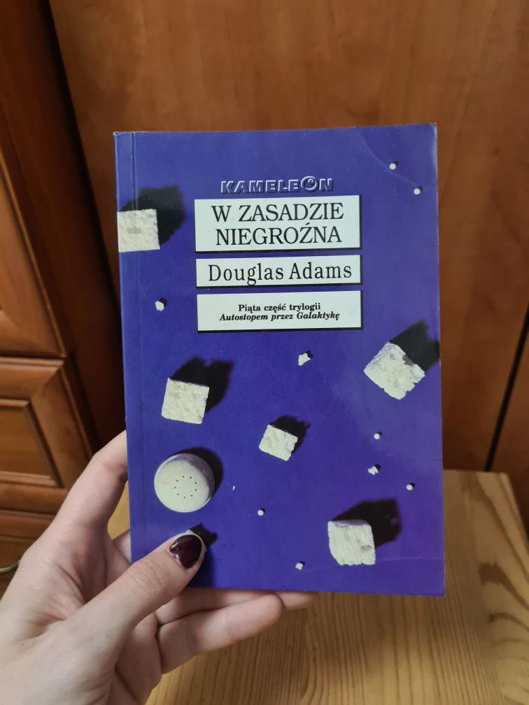 W zasadzie niegroźna - Douglas Adams