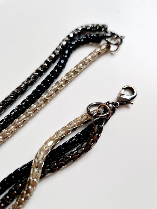 Długi naszyjnik łańcuch