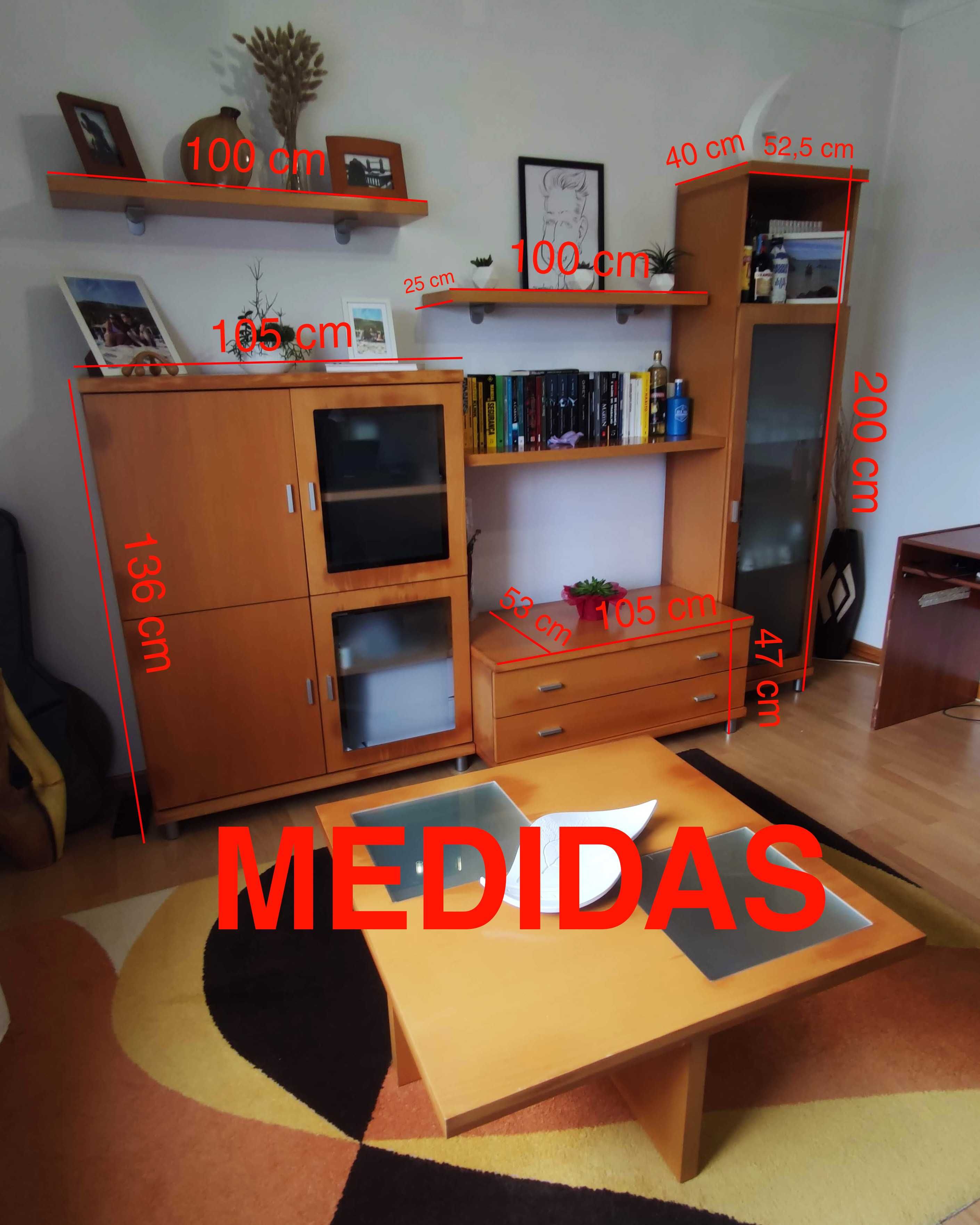 Móveis para sala (aparador, prateleiras estantes, mesa de centro)