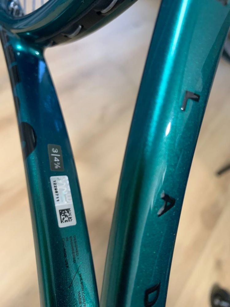 Тенісна ракетка Wilson blade V9 Pro Stock 18x20 2024 року