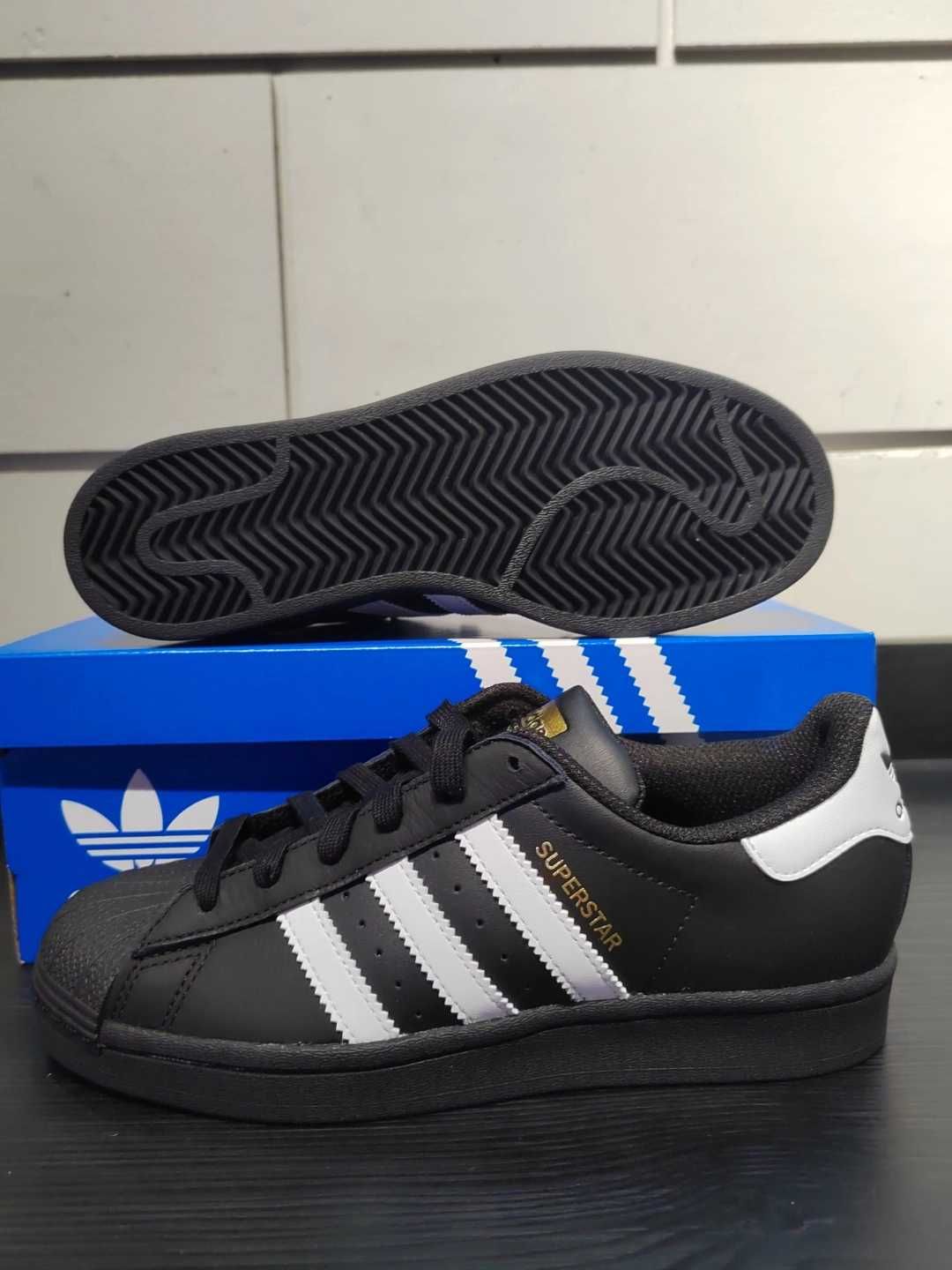 Nowy*adidas__Superstar_Core_Black UnisexTrampk39