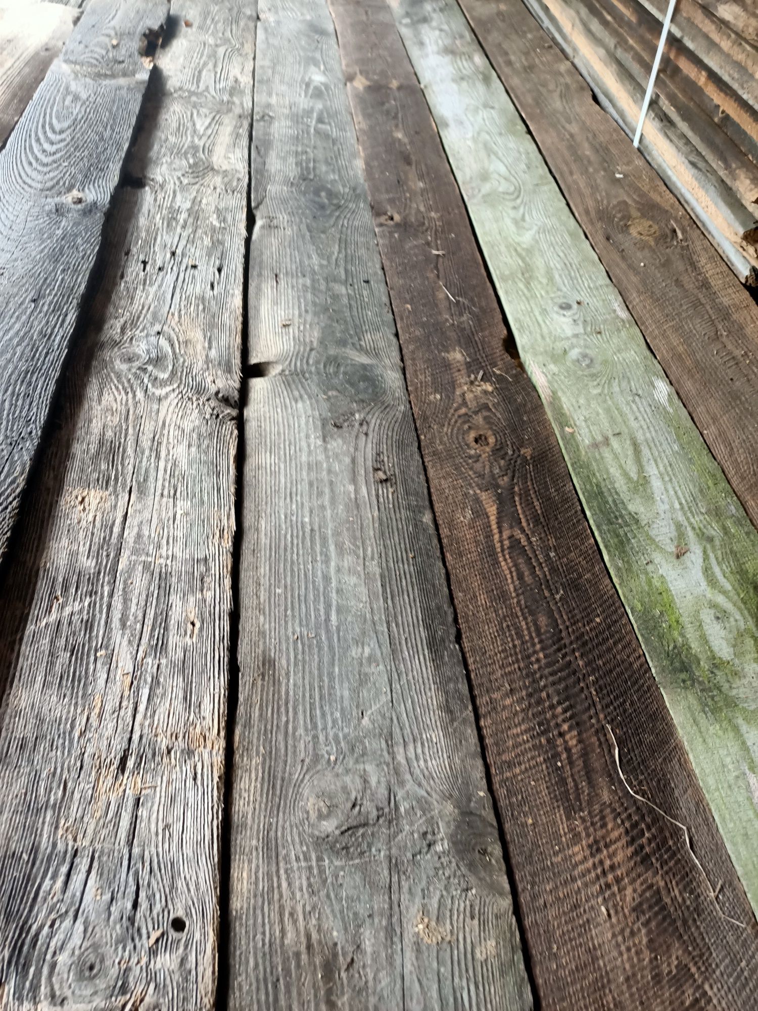 Skup starych desek stare drewno stodoła rozbiórka współpraca