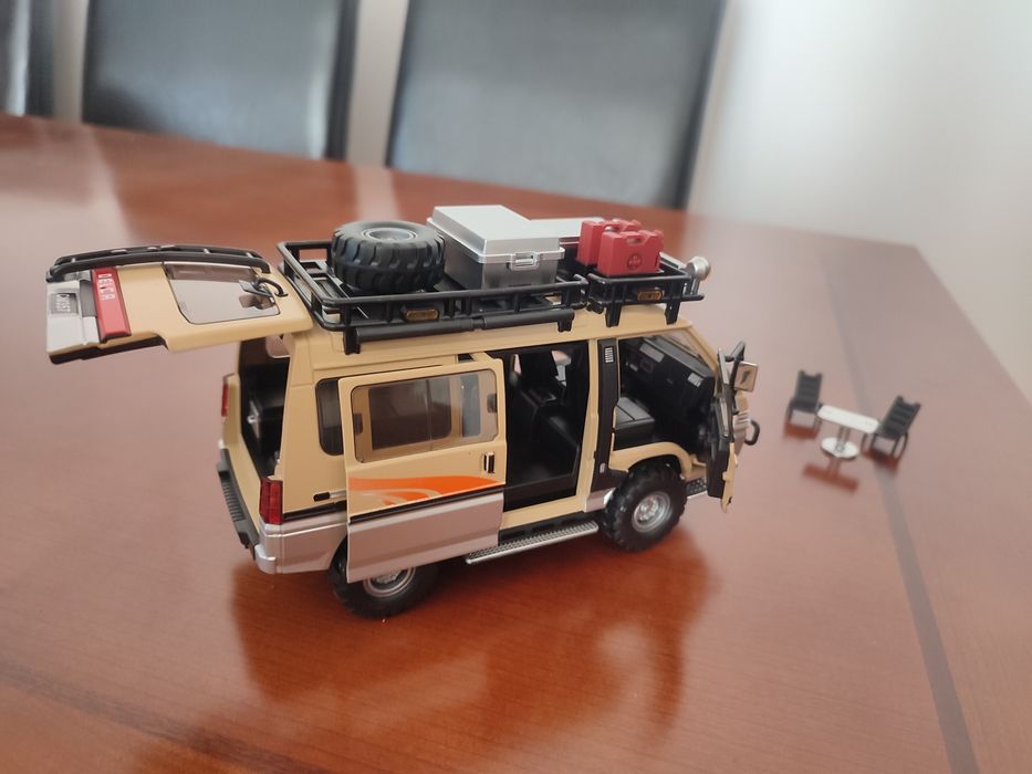 Mitsubishi L300 Delica model 1:24 piękny rallyart Evo 4wd