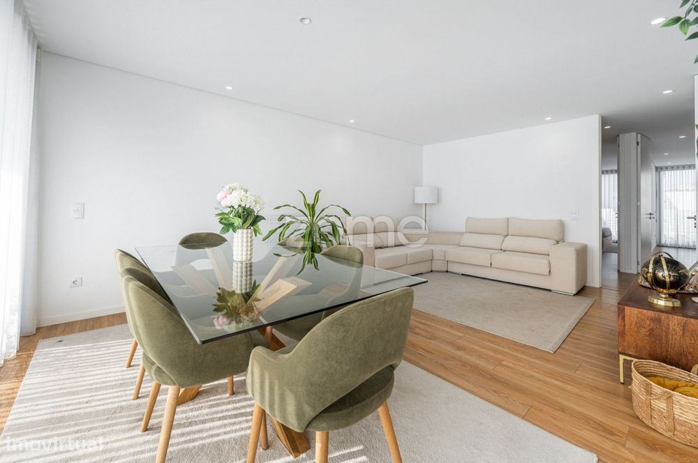 Apartamento T2 c/ varanda e garagem | Vilar de Pinheiro, Vila do Conde