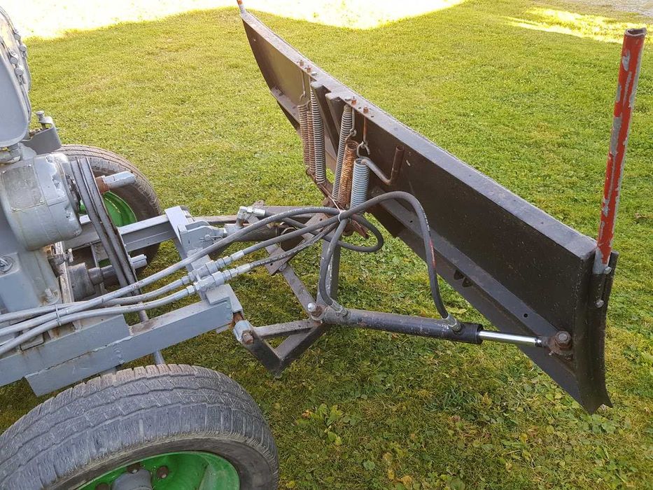 Traktor samoróbka, hydrauliczny kiper i pług.