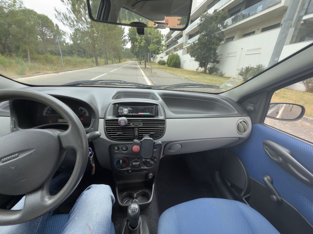 FIAT PUNTO  ano 2000