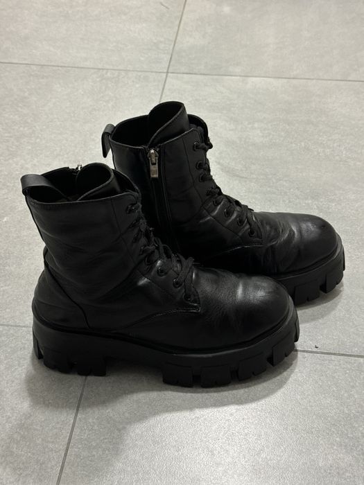 Боти на високій підошві