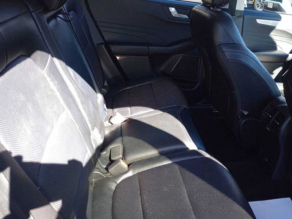 Ford Escape Hybrid SEL      2022