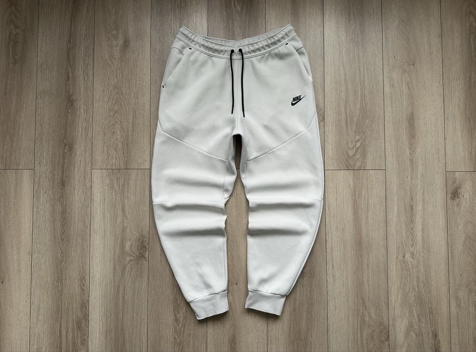 Спортивні штани Nike Tech fleece