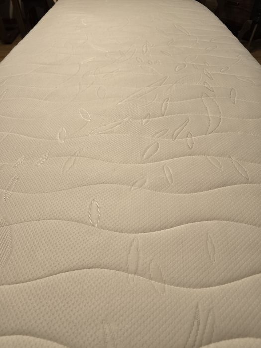 Łóżko 90cm x 200cm