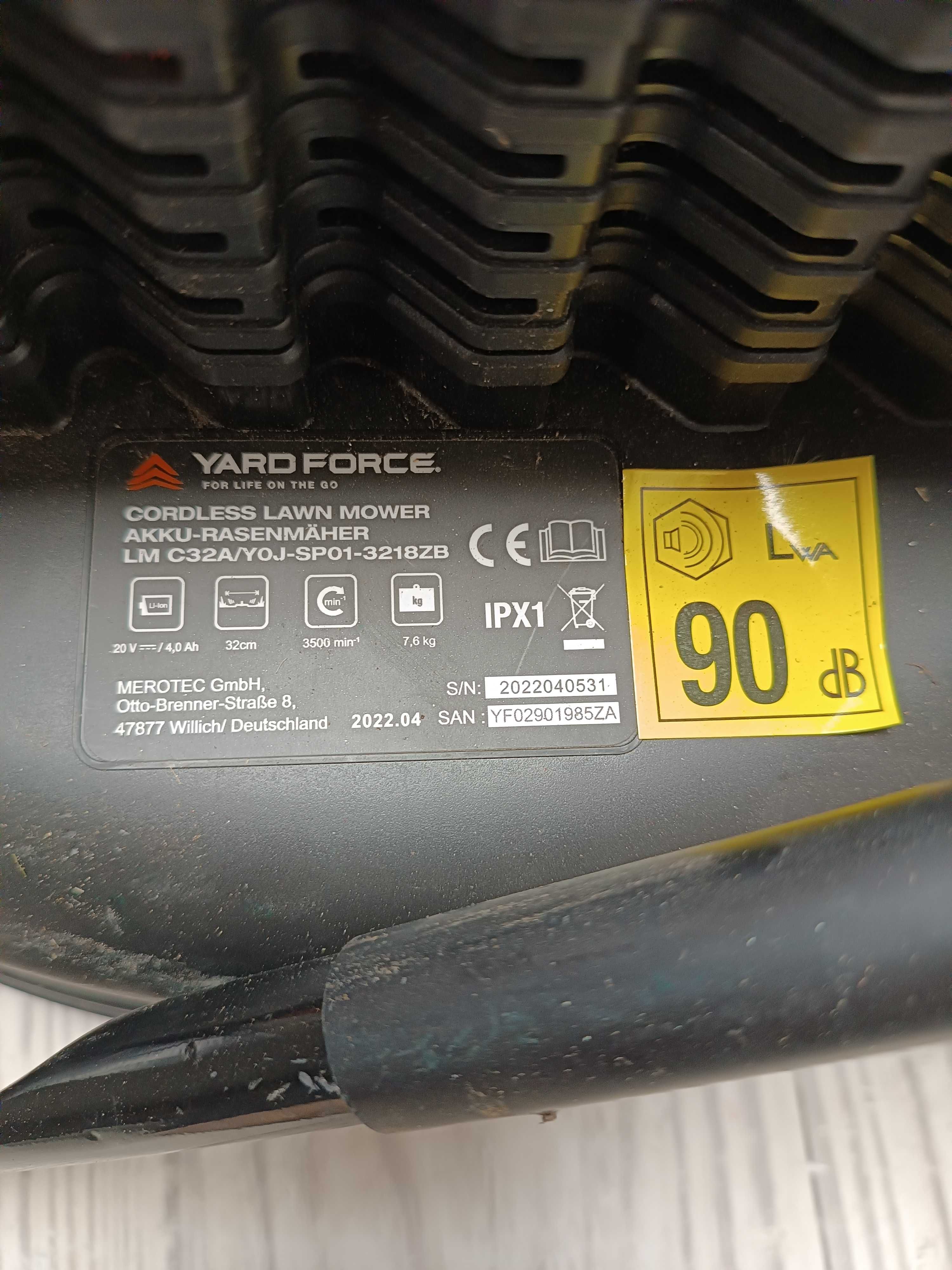 Yard Force  LM C32A безщіткова акумуляторна газонокосарка + АКБ + ЗП