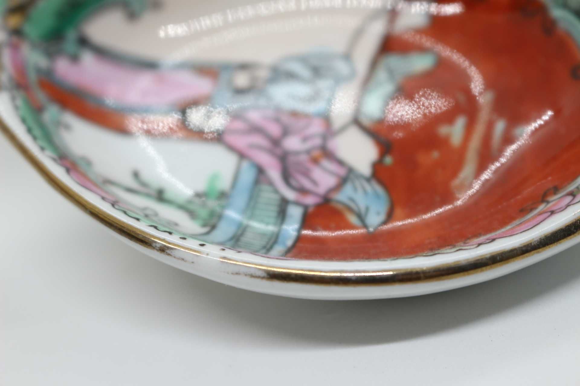 Rara Colher Porcelana Chinesa Mandarim com Figuras XX