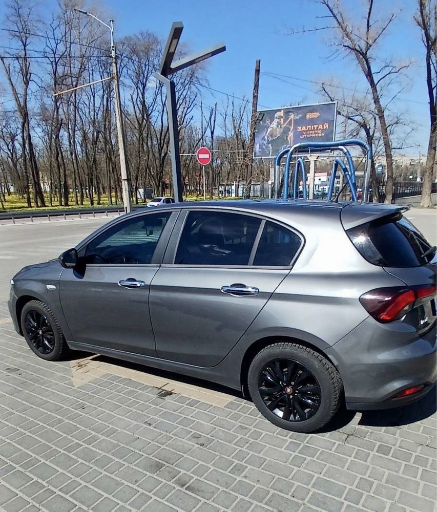 Fiat Tipo 2019 года 1,4 бензин