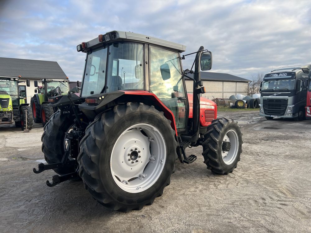 Massey ferguson 6245 nie malowany orginalne opony