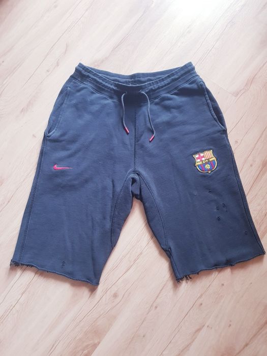 Bawelniane spodenki szorty meskie marki Nike FCB rozmiar S/M.