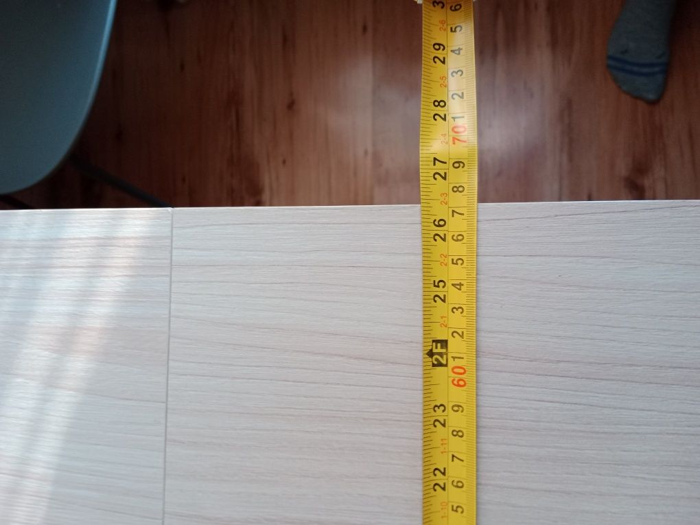 Stół rozkladany plus krzesła