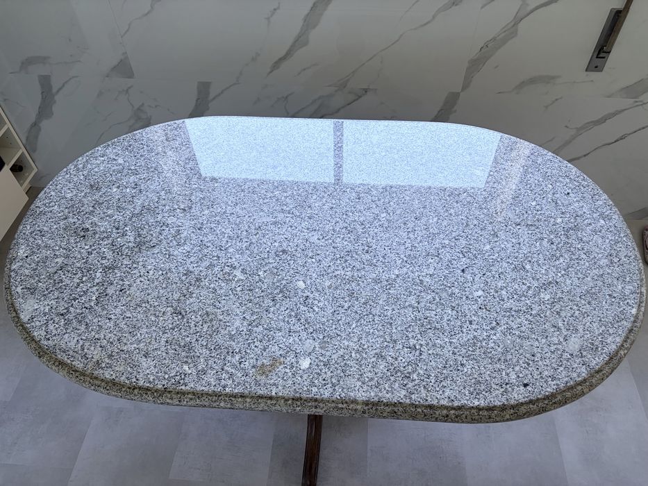 Mesa Pedra com 4 Cadeiras