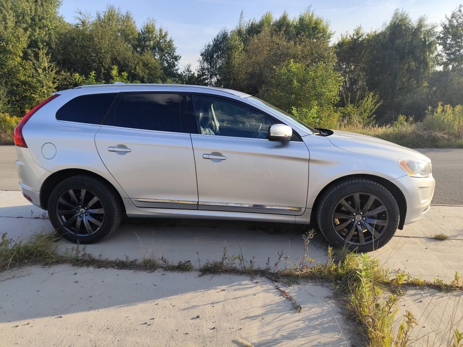 Volvo XC60 2.0 b 243 km 2014 rok 174tkm