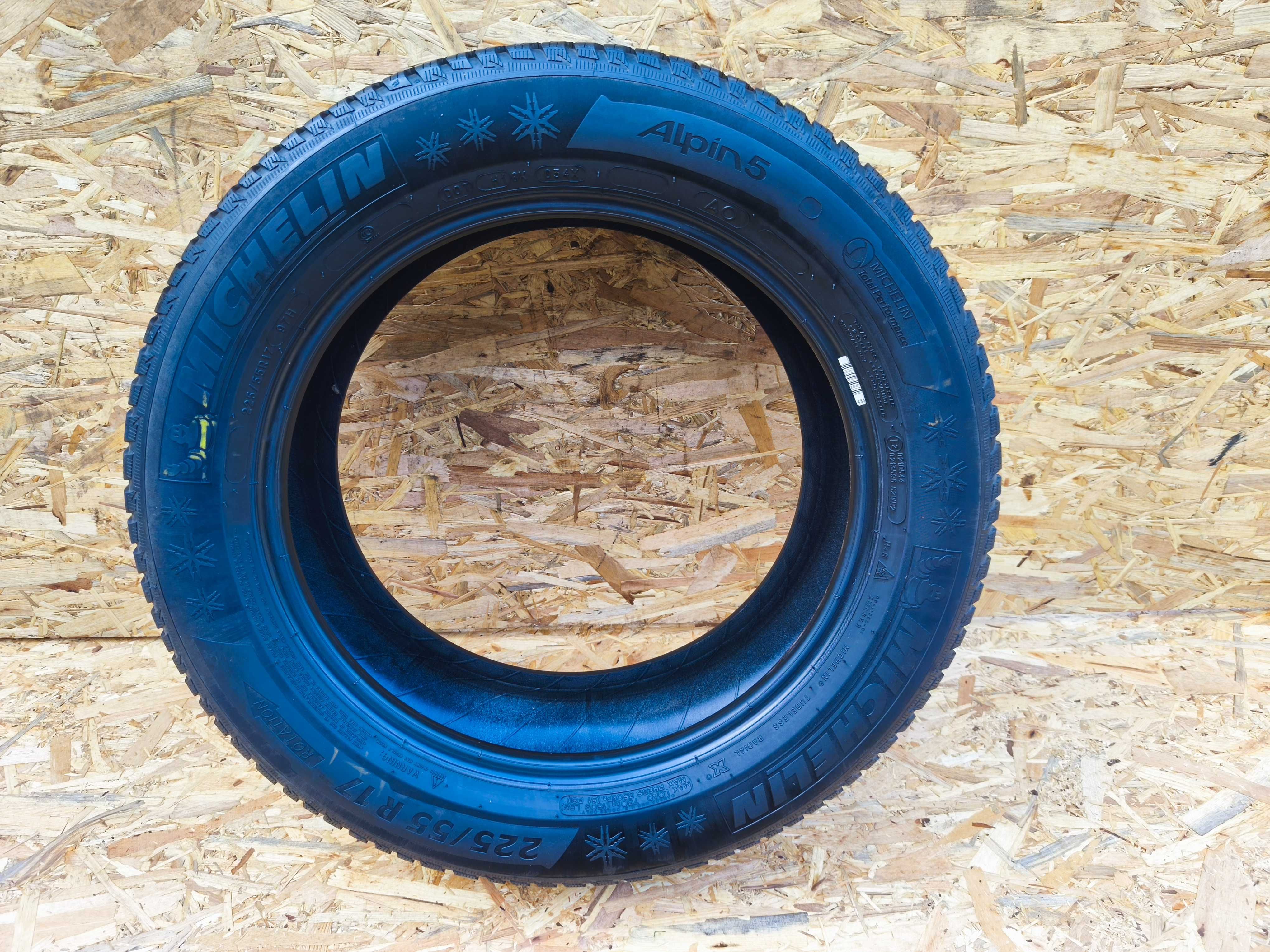 1x Opona zimowa MICHELIN ALPIN 5 225/55 R17 97H 2017