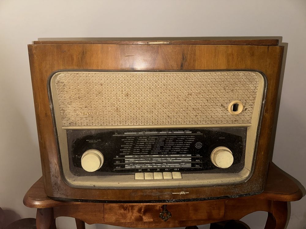 Stare radio prl z patefonem gramofonem Menuet