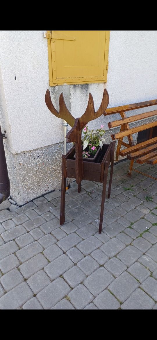 Jeleń donica z drewna ozdoba