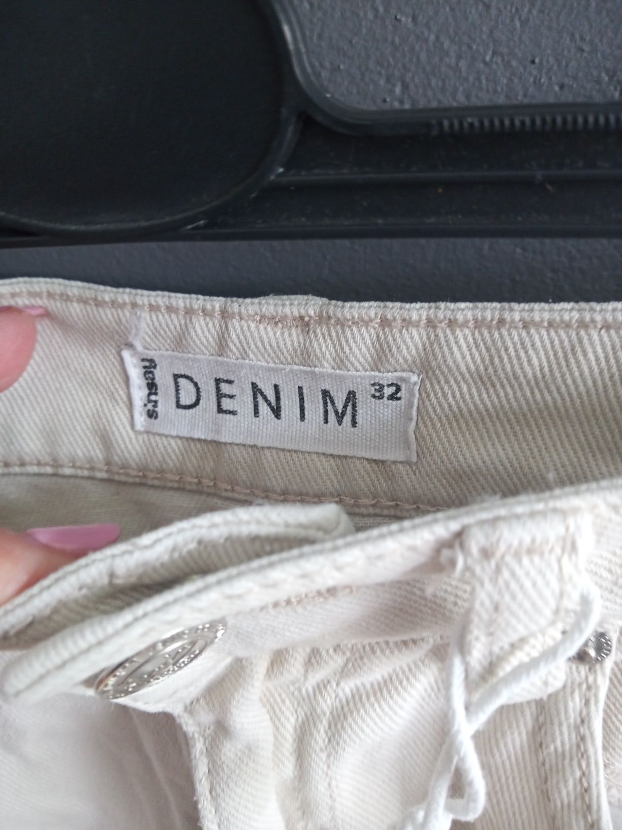 Spodnie denim jeans boyfriend 32 beżowe Sinsay