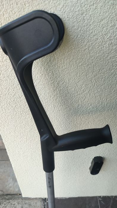 Kule ortopedyczne łokciowe CZARNE