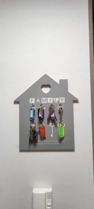 Wieszak na klucze domek na klucze stan dobry