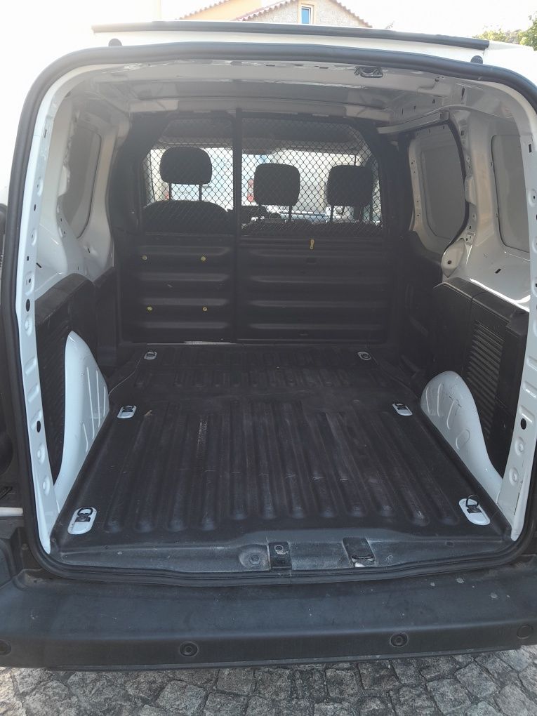 Berlingo 2018 como nova