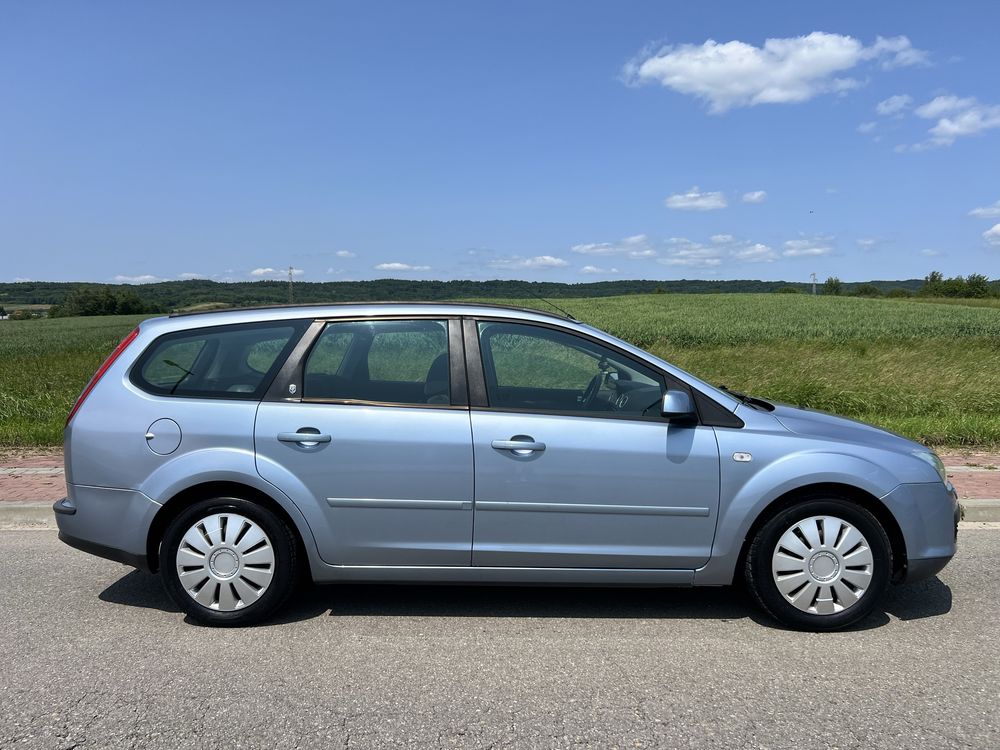 Ford Focus Mk2 2.0B 145km Klima/Hak 2005r.