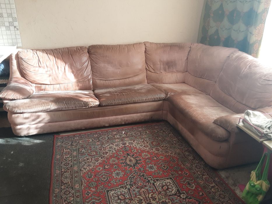 Продам кутовий диван.