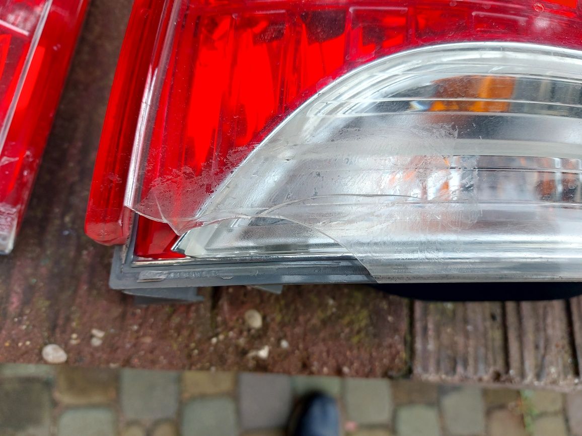 Lampa tył Toyota Avensis T27 Kombi