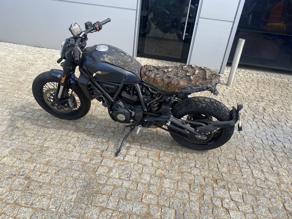 Ducati scrambler 800
