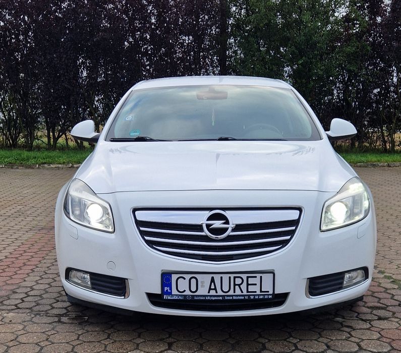 Opel Insignia 2.0 cdti 200 KM biała perła zadbana Xenon