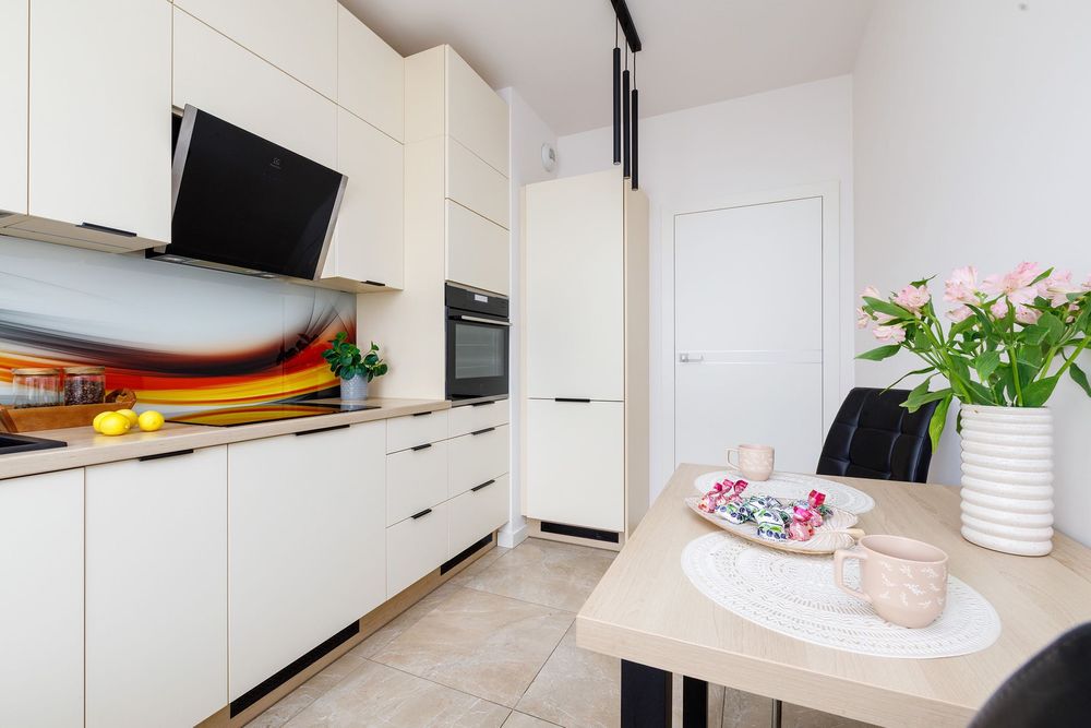 2 pokoje oddzielna kuchnia  winda duży taras  Barcza 50C