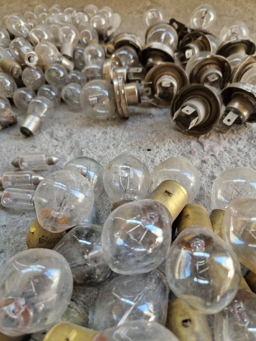 Żarówki różnego rodzaju