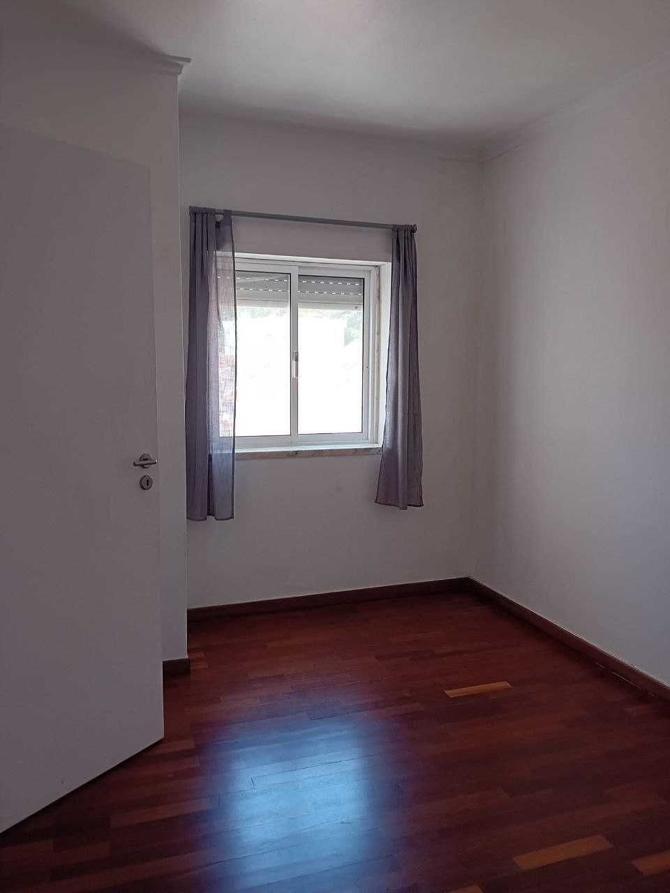 Arrenda-se apartamento T 1  Almada