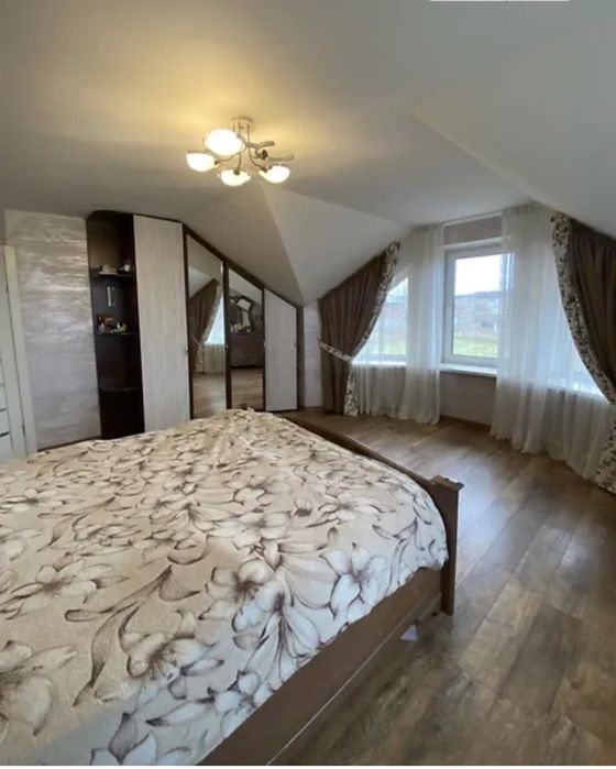 Продаж повністю укомплектованого будинку з ремонтом та  ділянкою