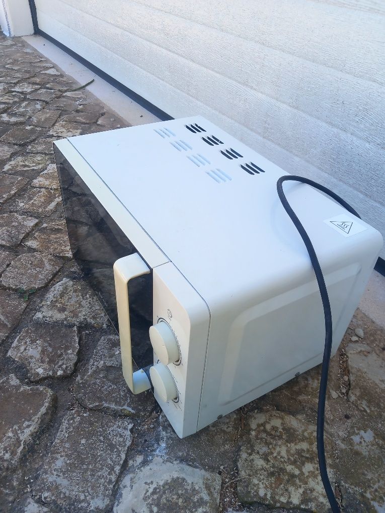 Microondas Becken com grill