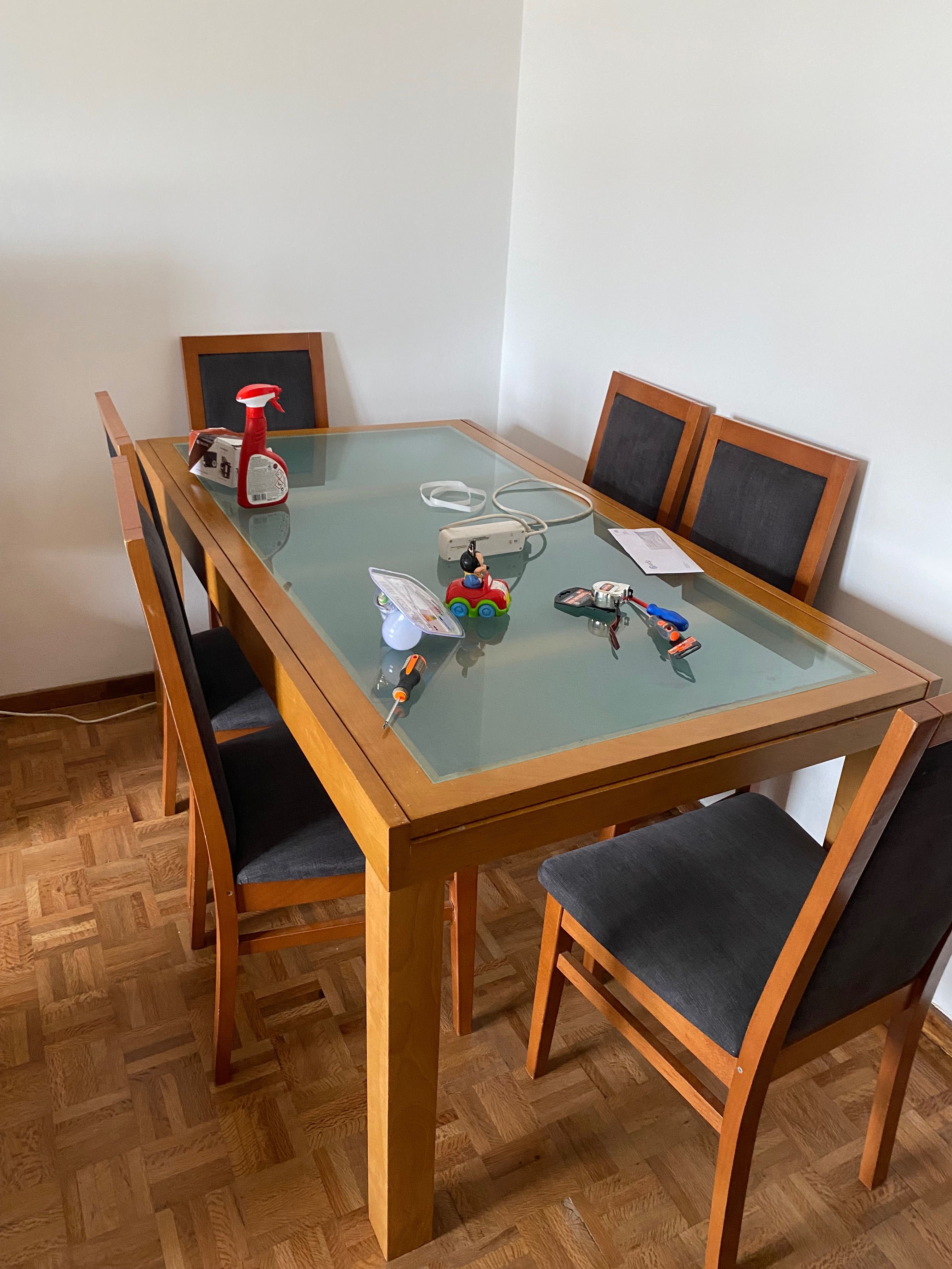 Mesa de jantar extensível com 6 cadeiras