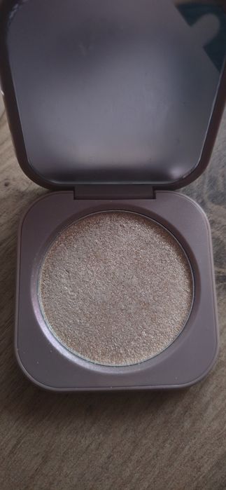 Rozświetlacz Glam Shop