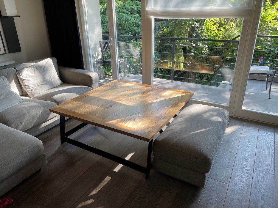 Stolik kawowy z litego drewna i stali | 135x135 cm | loftowy styl