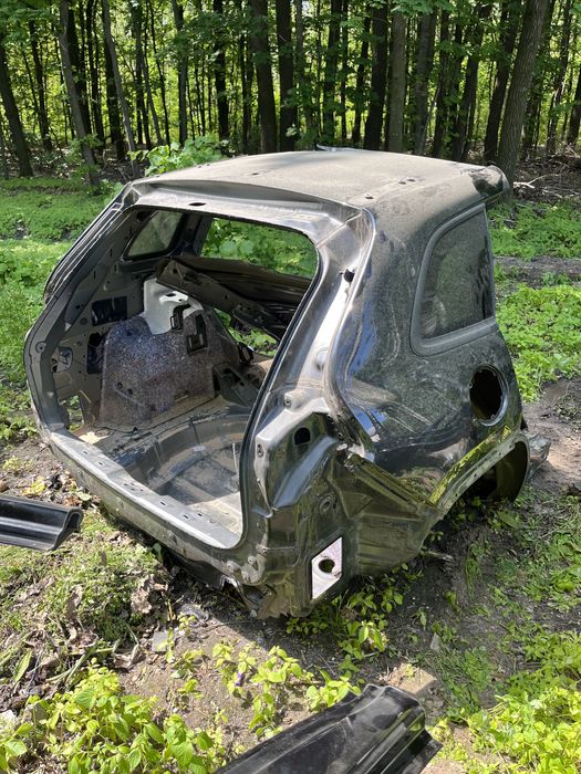 Задня частина кузова Jeep Cherokee KL