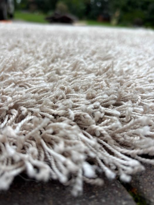 Wykładzina dywanowa typu shaggy